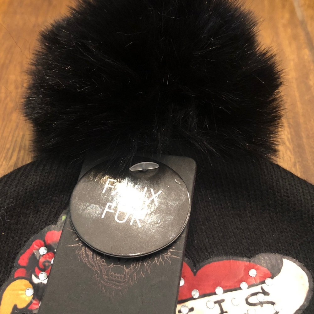 Ed Hardy Black Beanie with Skull and Heart Design new with tags - Picture 2 of 2